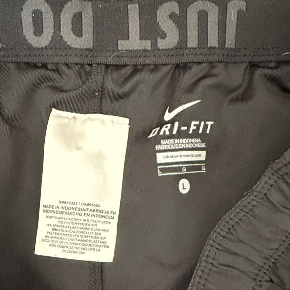 Nike Running Shorts - Picture 2 of 3